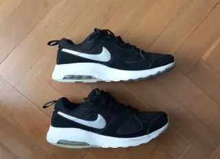 Zapatillas Nike Air Max Negras y Plateadas