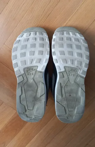 Zapatillas Nike Air Max Negras y Plateadas