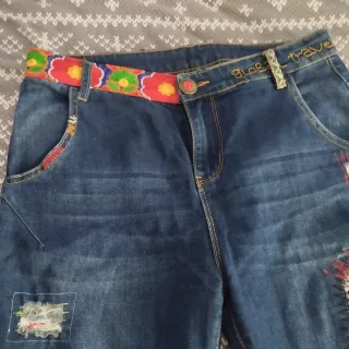 Pantalón vaquero Desigual multicolor