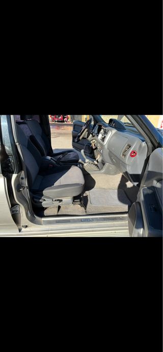 Mitsubishi L 200 2004