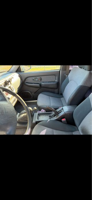 Mitsubishi L 200 2004