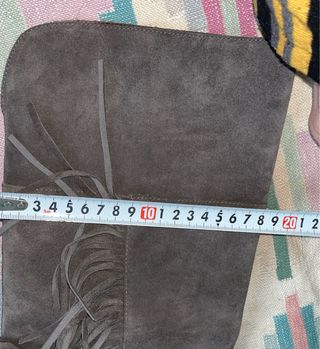 Botas altas Alma en Pena gris rata, con flecos