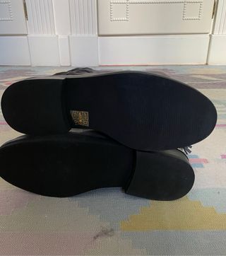 Botas altas Alma en Pena gris rata, con flecos