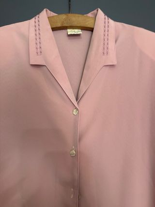 Camisa rosa elegante