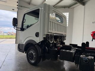 Nissan NT400 Cabstar caja abierta volquete 2021