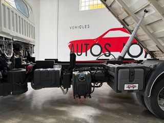 Nissan NT400 Cabstar caja abierta volquete 2021