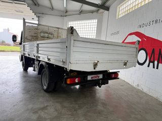 Nissan NT400 Cabstar caja abierta volquete 2021