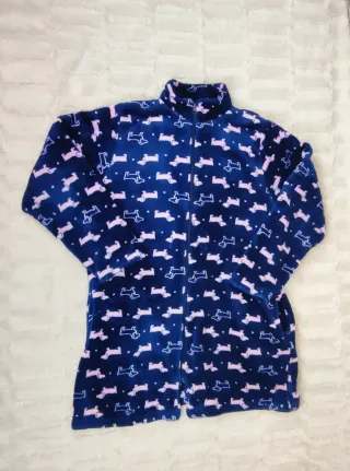 Bata polar M/L con cremallera y estampado