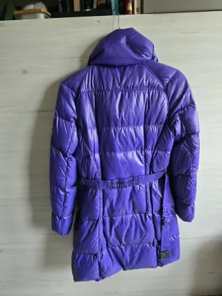 Abrigo plumífero morado mujer