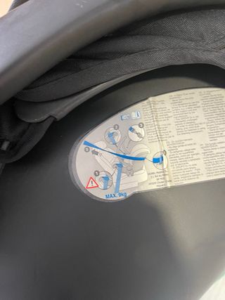 Silla de coche portabebés negra