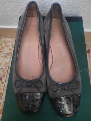 Manoletinas tacón mujer gris/marrón