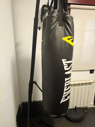 Saco boxeo Everlast con soporte