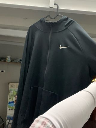 Sudadera Nike Negra con Cremallera y Capucha