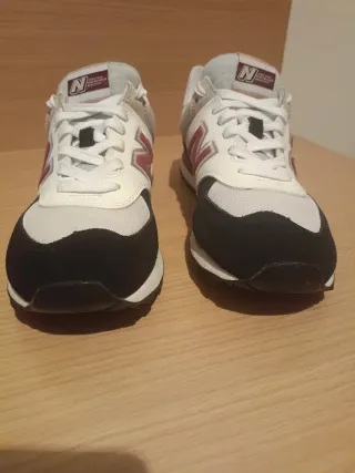 Zapatillas New Balance Negras, Rojas y Blancas