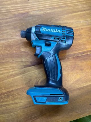 Taladro Makita con Caja brocas