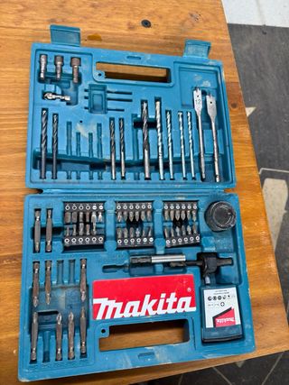 Taladro Makita con Caja brocas