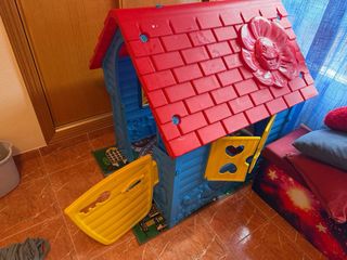 Casita de juguete de plástico