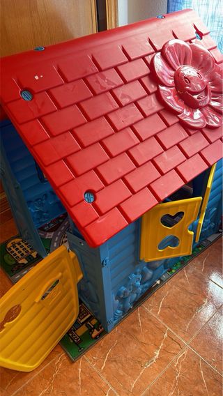 Casita de juguete de plástico