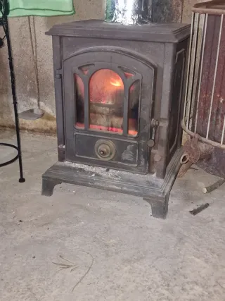SE VENDE CHIMENEA EN BUEN ESTADO