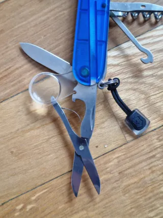 Navaja Victorinox Explorer Azul + Bolígrafo