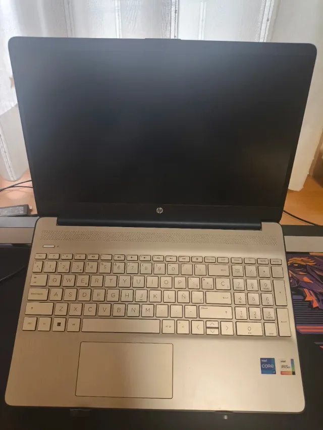 Portátil HP i7 16GB RAM 1TB SSD W11