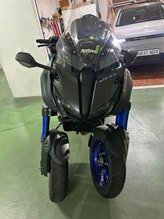 Yamaha Niken GT Negra