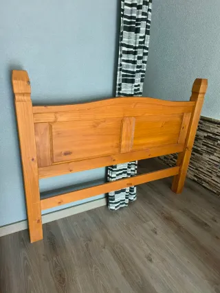 Cabecero de madera rústico