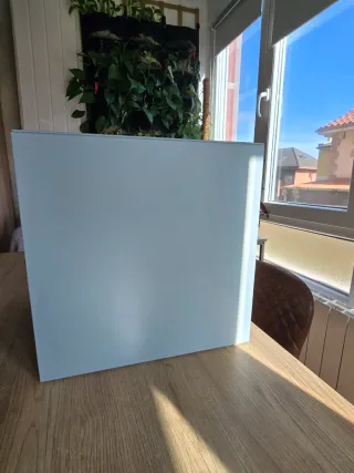 Mueble vitrina cristal y metal Ikea