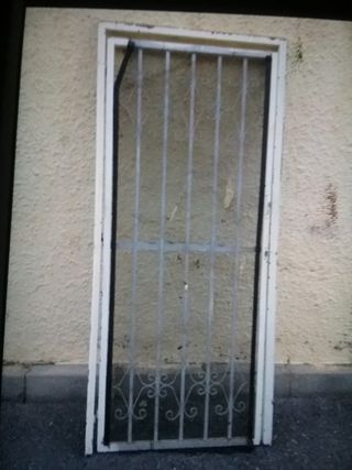 Puerta reja blanca 203x89