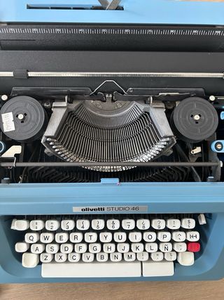 Máquina de escribir Olivetti Studio 46