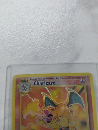 Carta Pokémon Charizard Base Set 1999