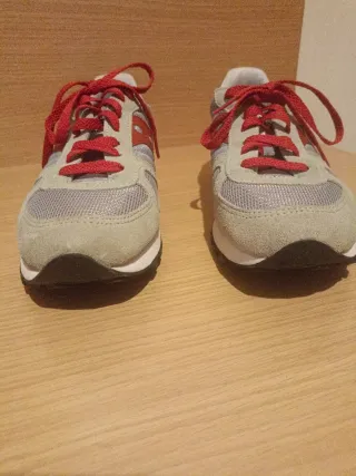 Zapatillas Saucony Talla 41 Plata y Rojo