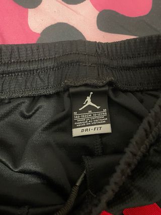 Jordan Shorts Negro y Rojo