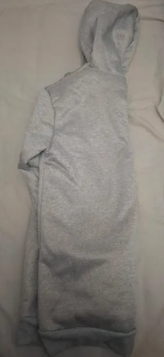 Sudadera con capucha y pelitos dentro gris jaspead