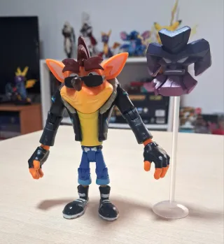 Crash Bandicoot Biker Figura