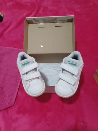 Zapatillas Adidas Bebé Talla 22 Blancas/Verdes