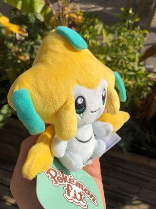 Peluche Jirachi Pokémon Fit Pokémon Center