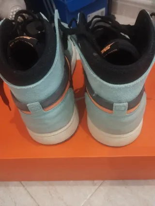 Nike Air Jordan 1 Naranja y Turquesa