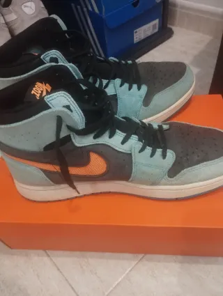 Nike Air Jordan 1 Naranja y Turquesa