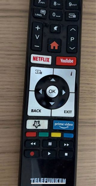 Smart TV Telefunken 42 Negra sin las  patas