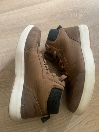 Botas Hombre Media Caña Marrones La suela esta al