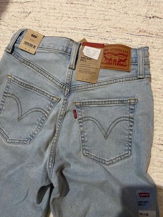 Vaqueros Levi's Ribcage Bell 26x32