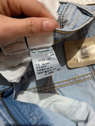 Vaqueros Levi's Ribcage Bell 26x32