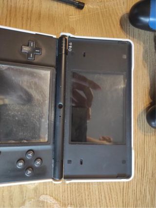 Nintendo DSi Negra + Pokemon Perla