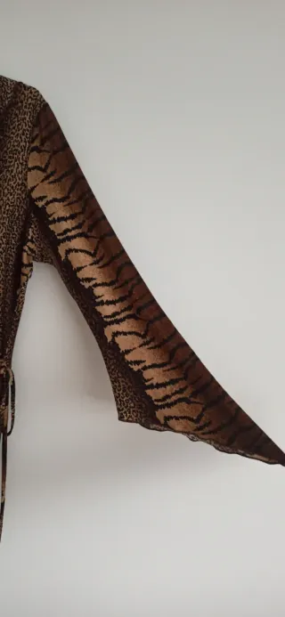 Blusa estampada animal print