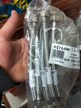 Mangueras Flexibles CGS H3/8 x 20 (6 Unidades)