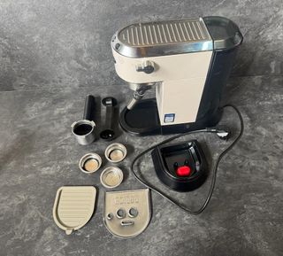 DeLonghi Dedica Cafetera Bomba Acero Inox