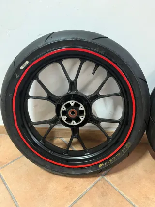 Ruedas Derbi Senda Negra y Roja