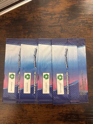 Cartas Pokémon celebrations 25 y 4 sobres sellados