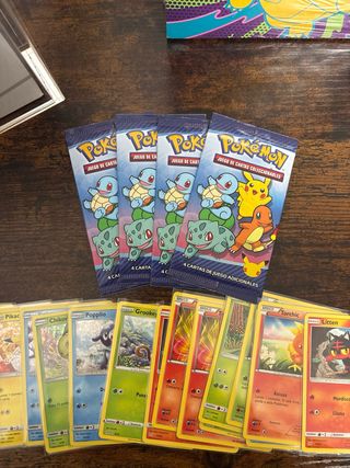 Cartas Pokémon celebrations 25 y 4 sobres sellados